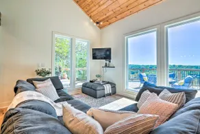 Colorful Golden Getaway w/ Panoramic Views! - Image 3