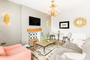 Central and spacious one bedroom apartment - Image 2