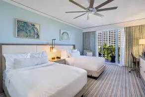 Waterfront resort suite w/ pool & hot tub - Image 3
