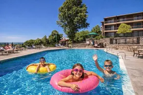 Spacious Retreat | Pool, Beach club,Sauna & Golf - Image 3