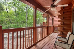 Fantastic Cabin with Fireplace & Whirlpool Tub - Image 3