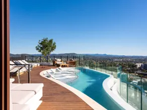 Bright and Sunny 1Bedroom Apartment + Rooftop Pool - Image 3