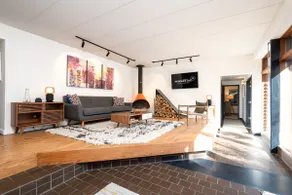 Modern Design Earth Home | Rooftop Deck + Spa Bath - Image 4
