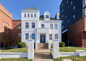 The White House 1 Bdrm Apt - Unit D - Image 5