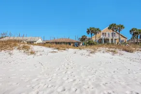 Belles Beach House - Image 5