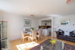 51/18 Caledonian Crescent - Image 3