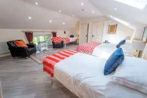 Oakhouse - sleeps 16 guests  in 5 bedrooms - Image 4