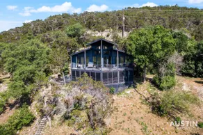 Sunset Waterfront w Pool and View on Lake Travis - Image 4