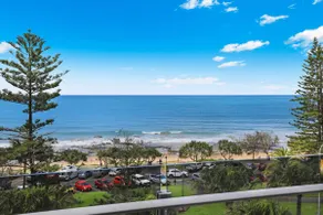 Spinnaker Beach Front - Image 2
