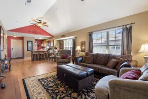 The Hogue Penthouse - Unwind and Relax - Image 3