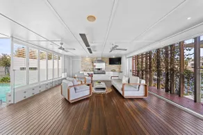 Pet Friendly Canalhouse - Pontoon, Pool & Pizza Nights - Image 2