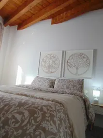 Exclusive Historic Downtown Apartment with AC - Image 3