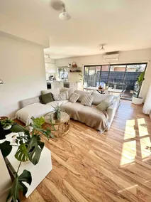 Melbourne home close to Airport & Train Station - Image 3