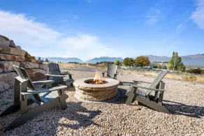 Stunning views sleeps 10 firepit decks hot tub - Image 4