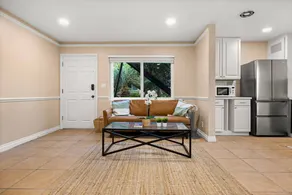 Newly Renovated One Bedroom Apartment in Funk Zone - Image 3