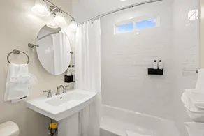 Brand New Apartment Close to Beach and Downtown! - Image 5