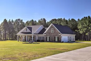 Bright Hopkins Home w/ Game Room & Fire Pit! - Image 3