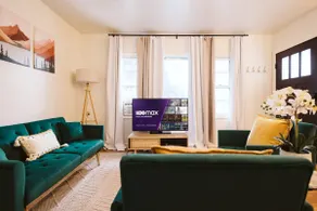 Cozy & Quiet | King Bed | Micron | Free Parking - Image 2