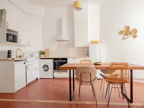 The CosyChic Large balcony apartment in the city center - Image 2