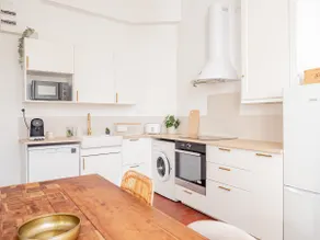 The CosyChic Large balcony apartment in the city center - Image 3