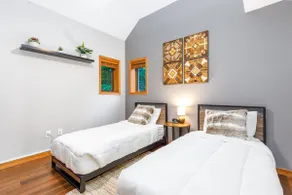 2 Bedroom Townhouse w/Play Room+Pets Welcome - Image 3