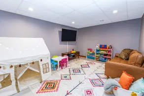 2 Bedroom Townhouse w/Play Room+Pets Welcome - Image 4