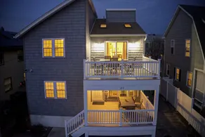 Maison de plage immaculée avec de grandes terrasses, beaucoup de stationnement, proche de tout !! - Image 2