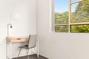 Pristine 2-Bed Near Marrickville Village - Image 5