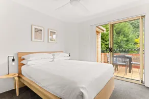 Pristine 2-Bed Near Marrickville Village - Image 4