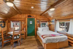 The Bucking Moose Wolf Suite: Cozy 2 Queen suite, just 1 minute from Yellowstone! - Image 3