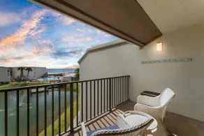 4BR Resort Home Ocean Views Sounds - Image 4