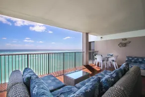Beachfront Luxury with Incredible Ocean Views - Image 3