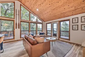 'Foxtail' Cabin Retreat: Steps to Beaver Lake! - Image 4