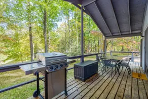 Spacious w Hot Tub, Fire Pit, Deck, Grill and WiFi - Image 4