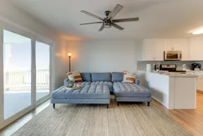 Winds III B1: Cozy condo de 2 chambres en bord de mer avec une piscine communautaire et passage pour la plage - Image 2