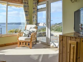 Sea Cottage - Image 3