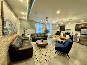 Lovely 3BD Condo Right Center of DT Mtl - Image 2