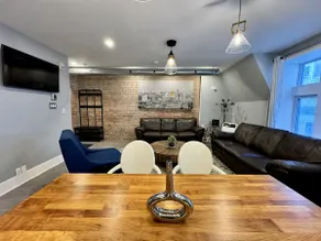 Lovely 3BD Condo Right Center of DT Mtl - Image 4
