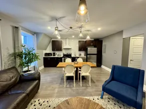 Lovely 3BD Condo Right Center of DT Mtl - Image 3