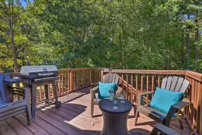 Peaceful Dallas Home w/ Deck + Charcoal Grill - Image 2