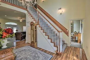Patio & Covered Porch: Spacious Bellevue Home! - Image 5