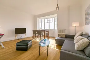The Victor Hugo - 2 Bedroom Apartment with Garage - Image 3