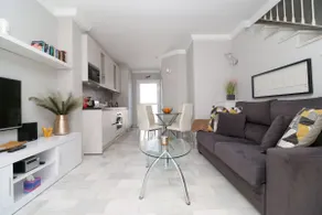 Beautiful sunny townhouse - great resort facilities - Image 3