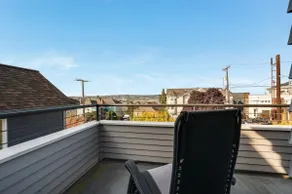 Spacious 3BR Townhome Near Zoo & Fremont Troll - Image 4