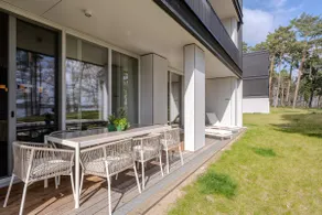 Luxury apartment with lake view - Image 4
