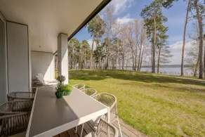 Luxury apartment with lake view - Image 2