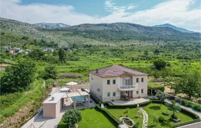 Stunning Home In Tugare - Image 2