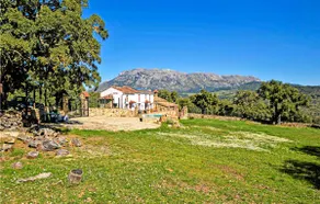 Stunning Home In Cortes De La Frontera - Image 2