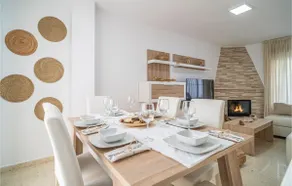 Lovely home in Vélez-Málaga with swimming pool - Image 5