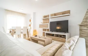 Lovely home in Vélez-Málaga with swimming pool - Image 4